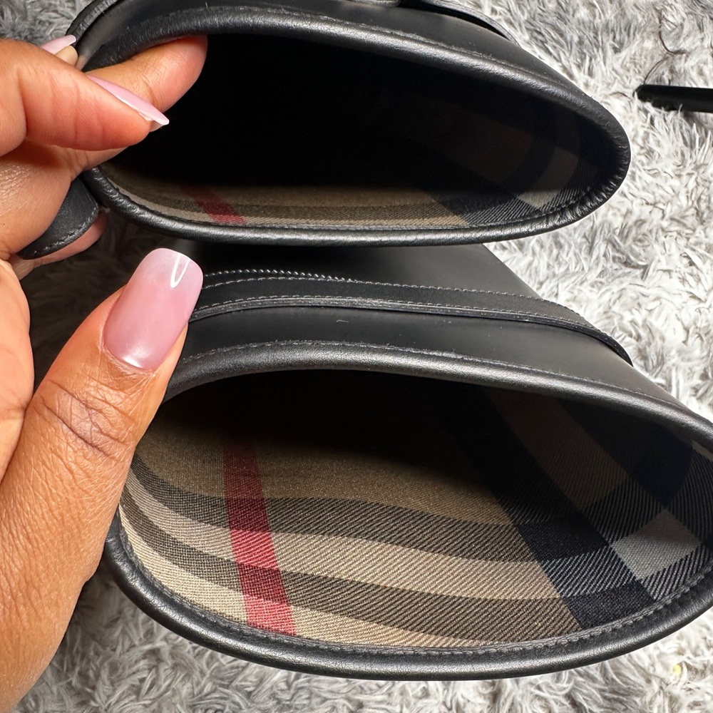 Authentic Burberry rain boots - Picture 9 of 9